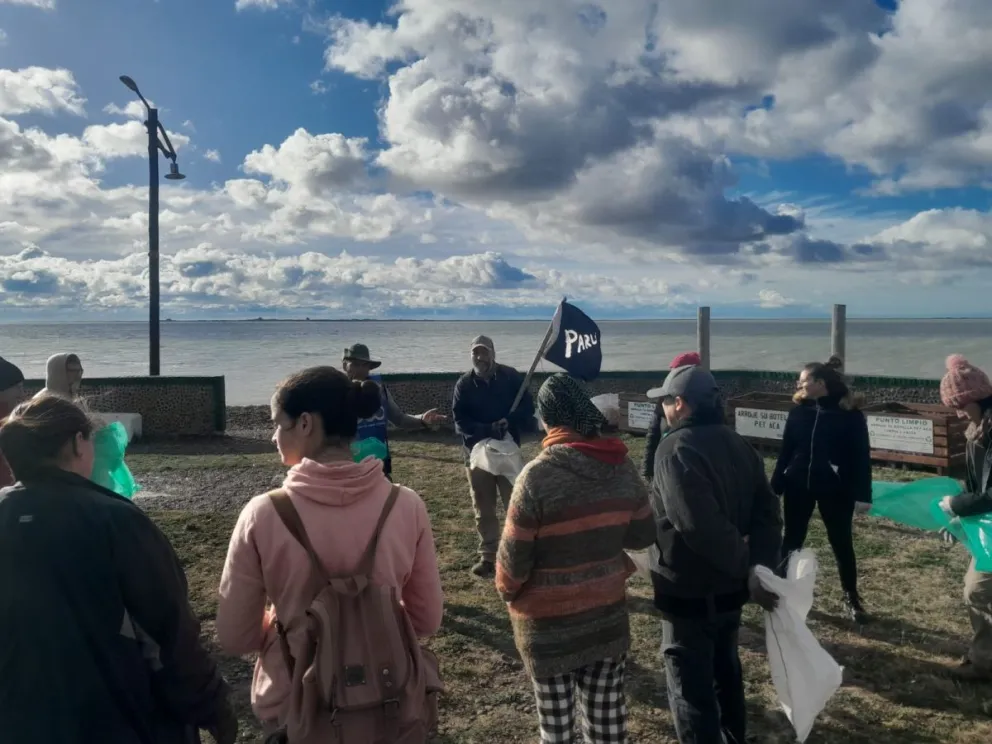 Gran acompañamiento al curso de Compost Comunitario y limpieza de costas