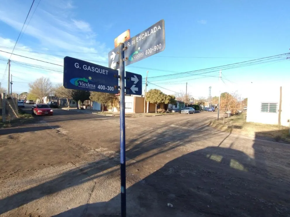 El asfalto cada vez más lejos en algunos barrios de Viedma