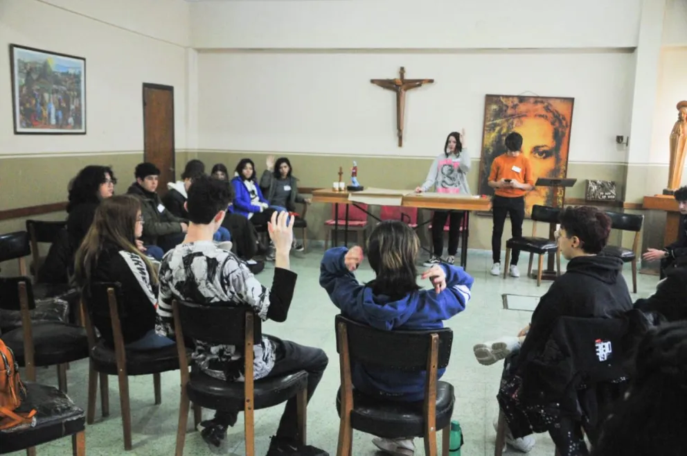 Alumnos secundarios discutieron aportes sobre temas espinosos