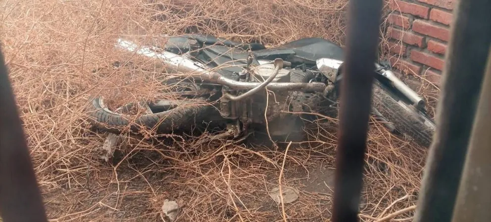 El misterio de una moto abandonada en una propiedad de Viedma: los indicios que maneja la policía