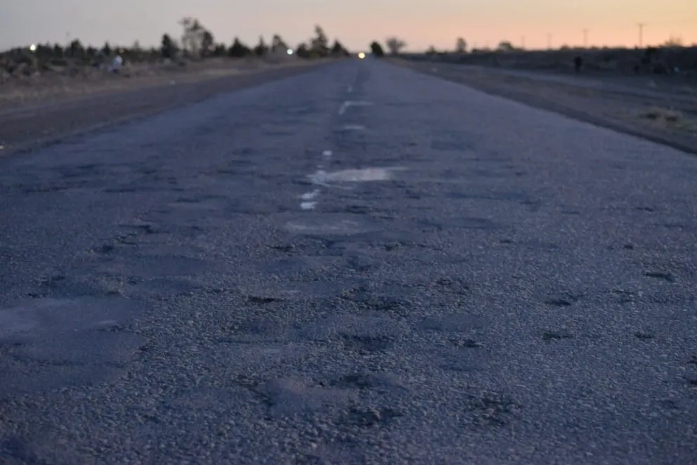 Cambiarán bacheo por repavimentación en el tramo al aeropuerto Gobernador Castello