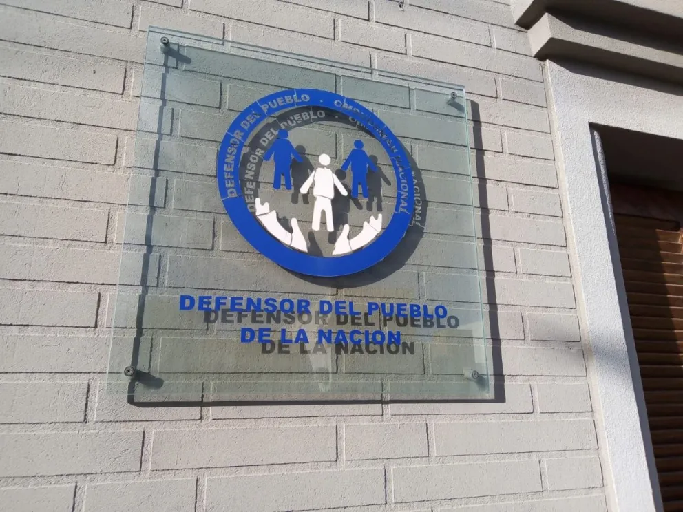 Rompen una ventana y roban tres computadoras del Defensor del Pueblo de Nación