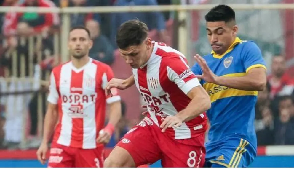 Con polémicas y un hombre menos, Boca no salió del cero en Santa Fe