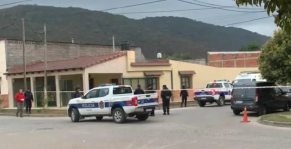 Tragedia: hizo marcha atrás con la camioneta y accidentalmente mató a su esposa