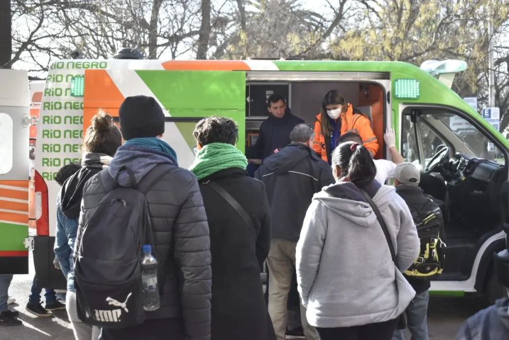 Una ambulancia se llevó a la esposa de Jonathan Caracciolo 