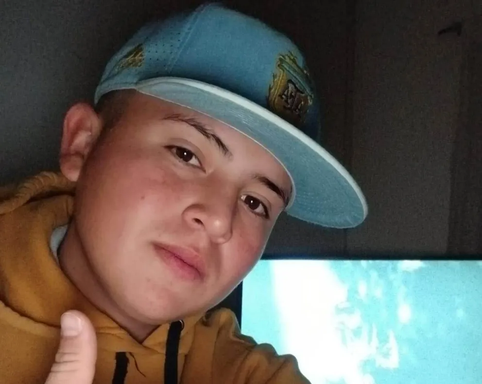 Un joven de Viedma se cayó de la moto y lucha por su vida: su familia pide cadena de oración  