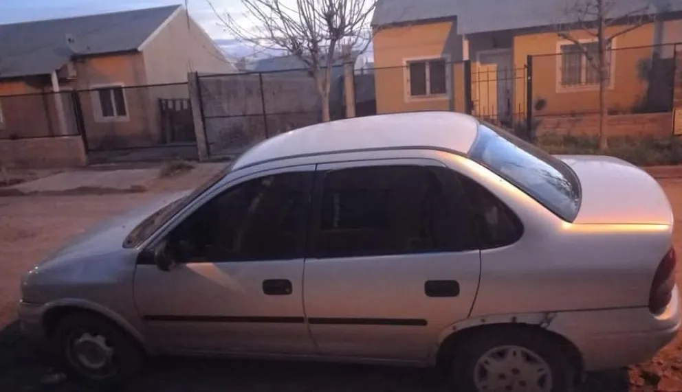 Robaron un auto y luego llamaron al propietario para extorsionarlo