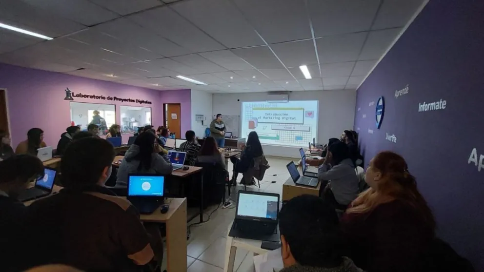 Llegan a la meta los cursos de Punto Digital con la participación de vecinas y vecinos