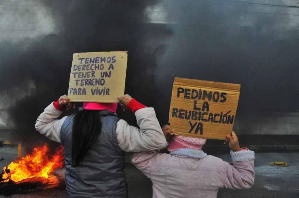 Organizaciones de distintas tomas fueron a reclamar tierras a la Municipalidad: cómo sigue el caso   