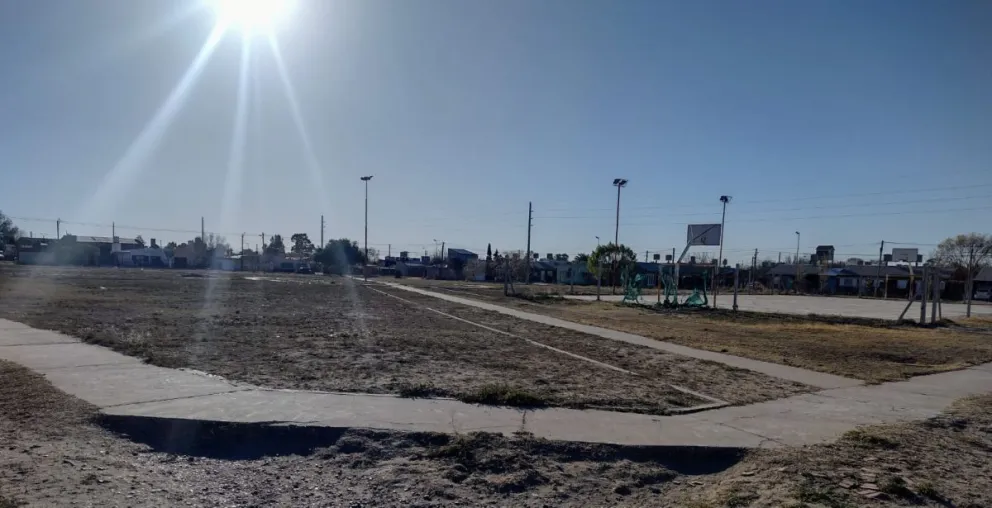 La plaza Viedma será mejorada y se le incluirá “diseño amigable”