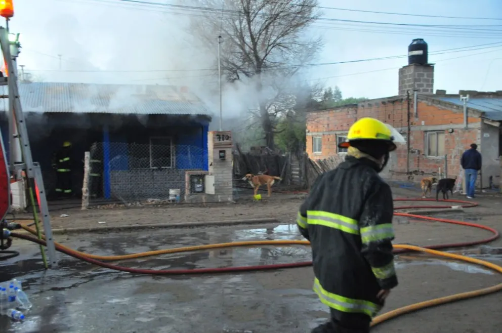 La mujer afectada en el incendio de Villa Morando está en terapia intensiva