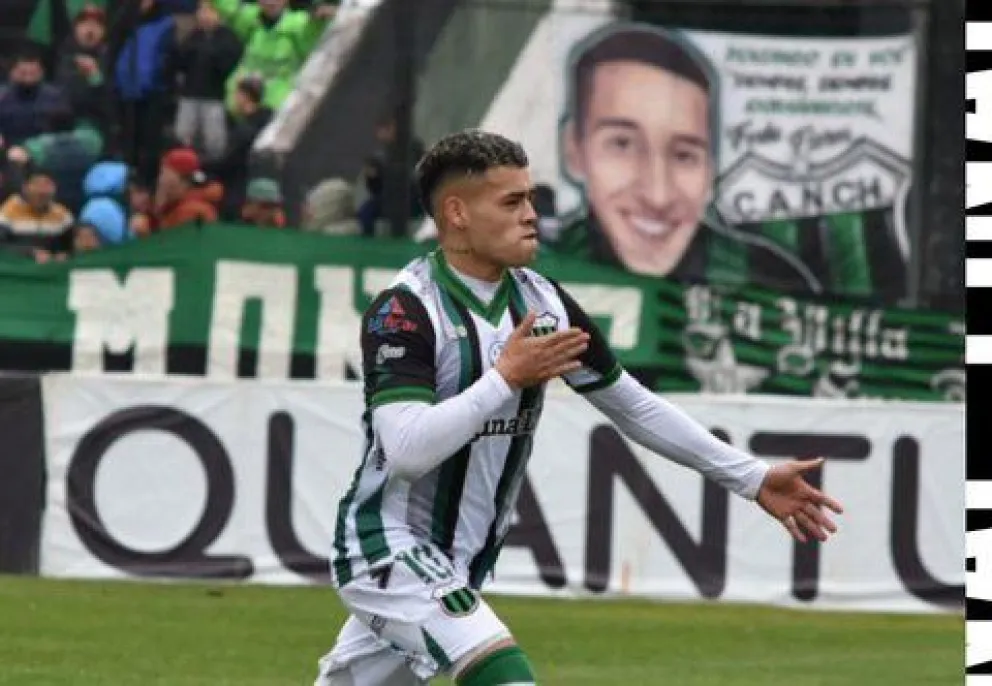 Agustín Curruhinca anotó en la victoria de Nueva Chicago