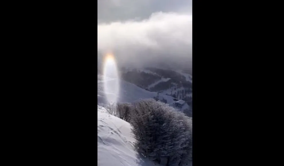 Video: una fotógrafa captó un misterioso agujero blanco en Bariloche