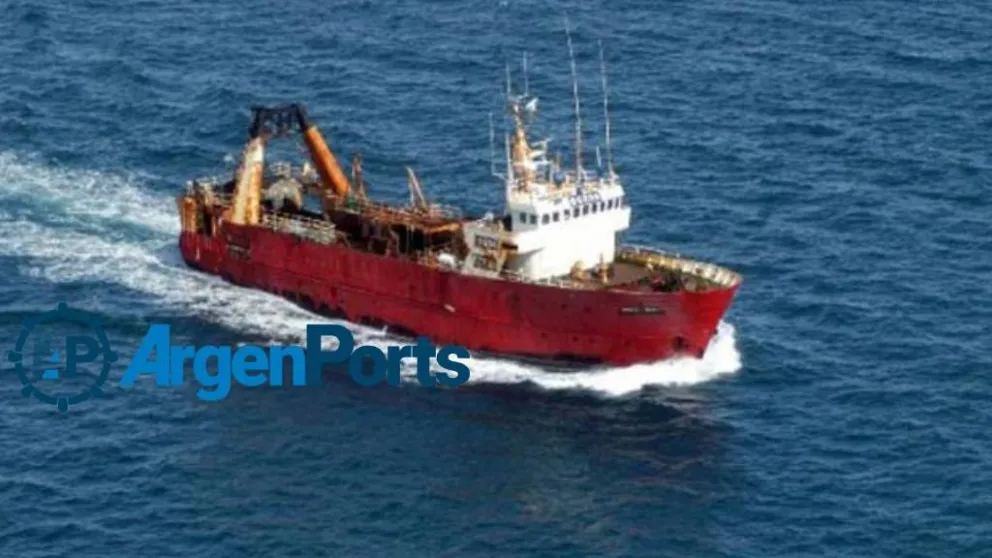 Es viral el video del hundimiento del barco María Magdalena II: el debate que divide las aguas