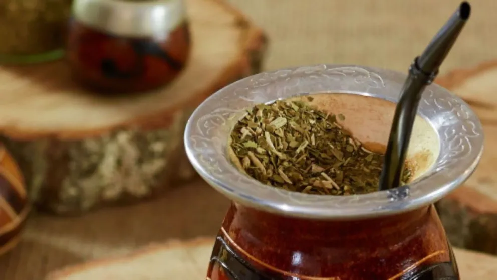 Los mates cada vez más amargos: el kilo de yerba se fue por las nubes