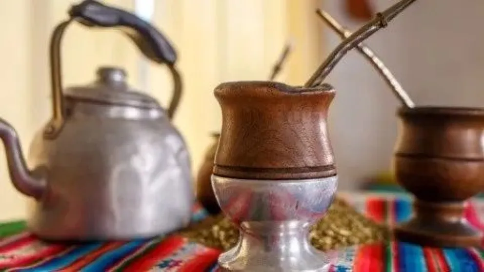 Triste realidad: crece el consumo del mate como reemplazo de comidas 