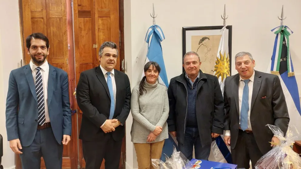 Visita del Embajador de Uruguay a Viedma para reforzar lazos