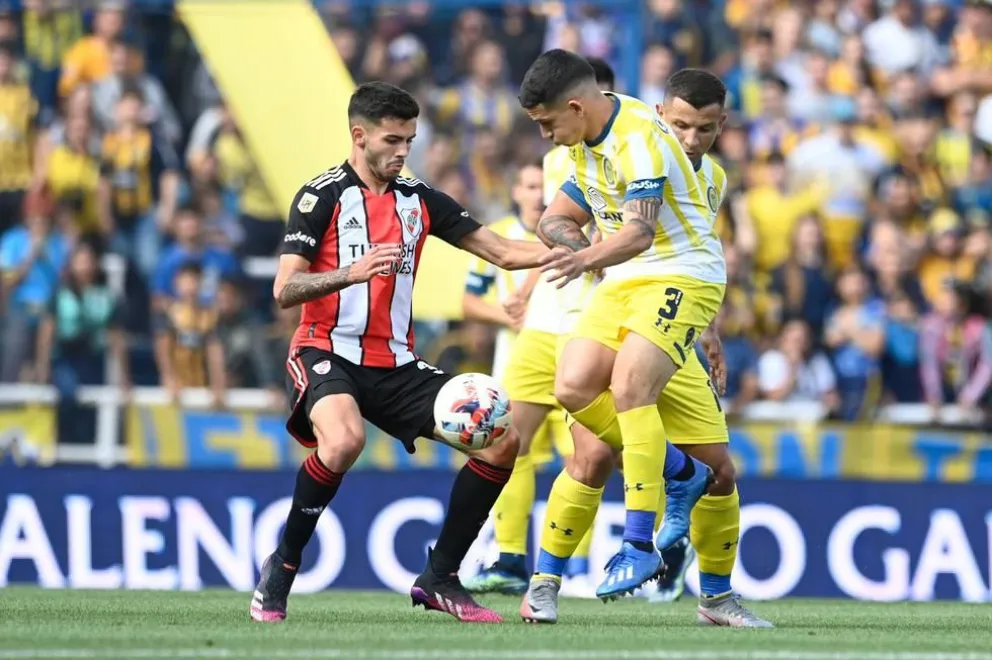 River visita a Rosario Central en busca de otro triunfo: horario, por dónde verlo y formaciones