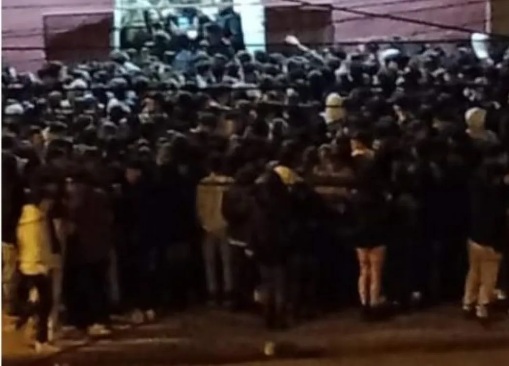 Fiesta en Viedma: a una chica le robaron un Iphone que vale medio millón de pesos