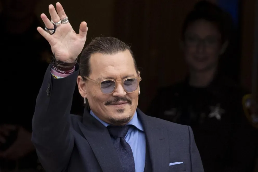 Encontraron a Johnny Depp inconsciente en un hotel y debieron cancelar un show de su banda