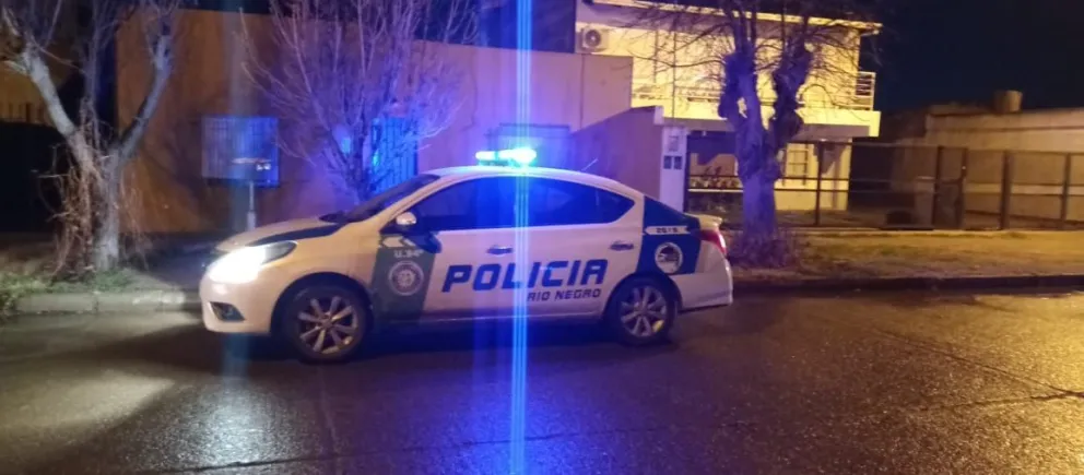 Una mujer a los gritos por el robo sufrido en el barrio Sargento Cabral