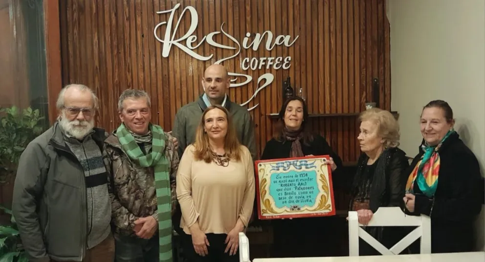 En un hotel de Patagones se instaló una placa recordatoria de Roberto Arlt
