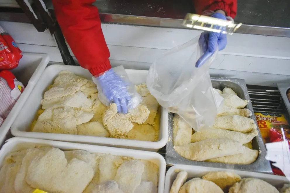 Las pollerías de Viedma viven realidades distintas. Foto: archivo 