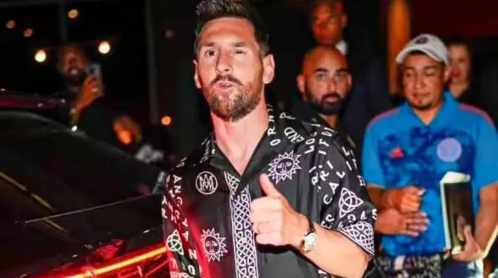 La exótica camisa de Messi que deslumbró en su cena con Beckham: cuál es su valor