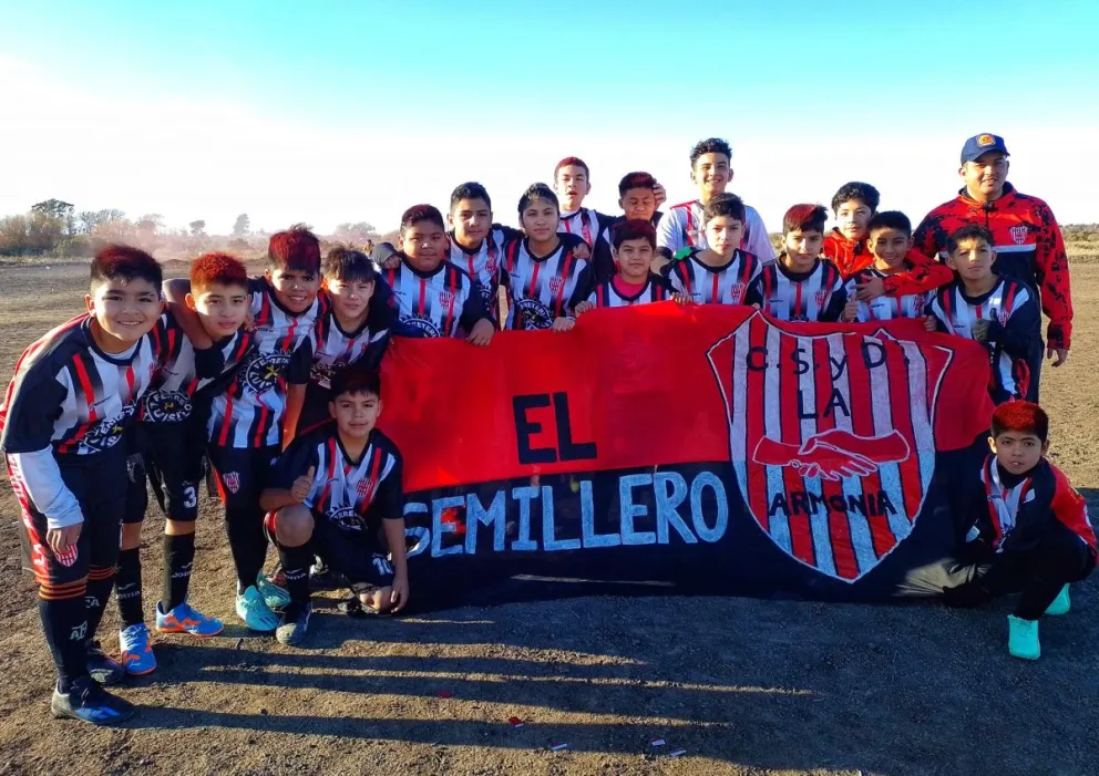 Los pibes de La Armonía se consagraron bicampeones 