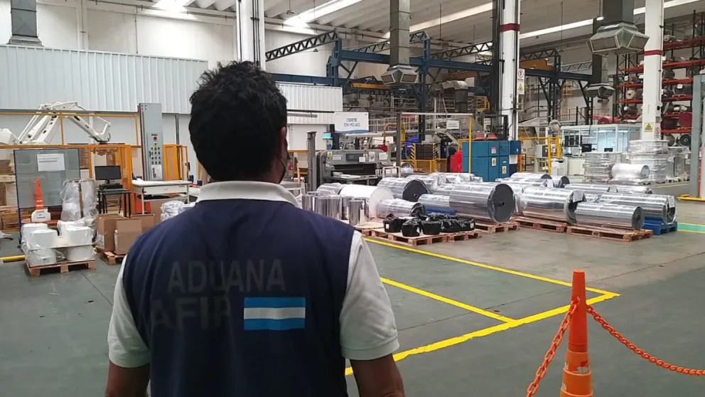 La Aduana subastará autos, teléfonos celulares y otros bienes: cómo participar