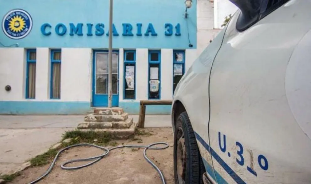 Grave: arrojaron bombas molotov contra una comisaría