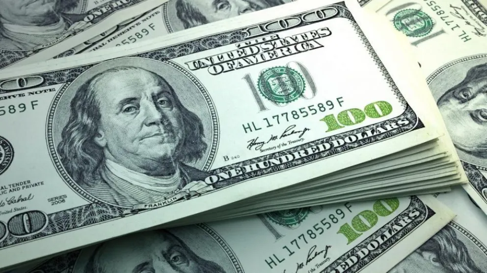 Nuevas limitaciones para acceder al dólar solidario en Argentina: se renovó el cupo de US$200