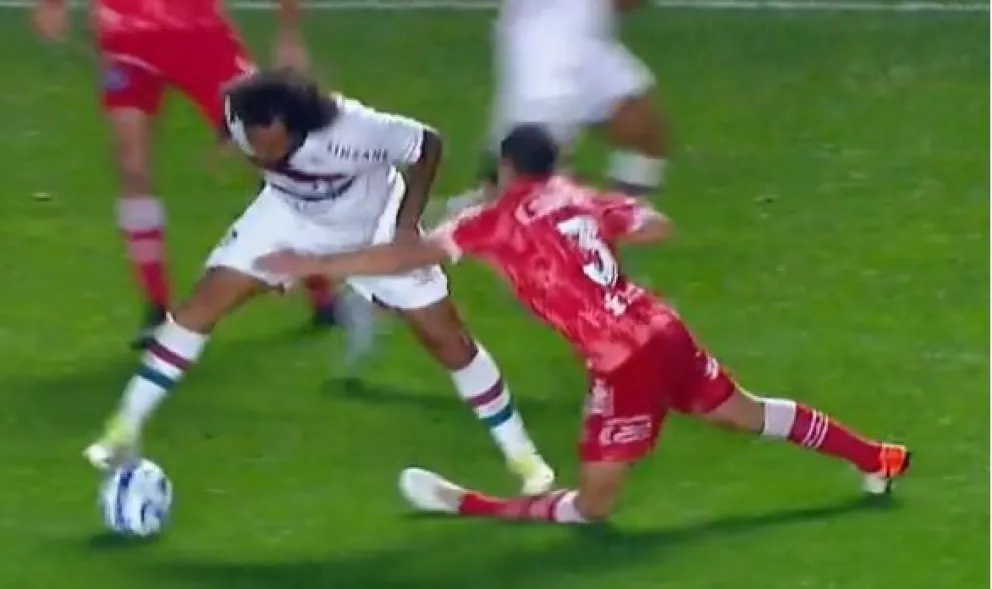 Impactante lesión: Marcelo fracturó a Luciano Sánchez