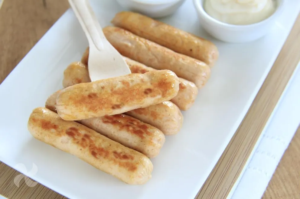 Deliciosas salchichas de pollo caseras, saludables y fáciles de hacer