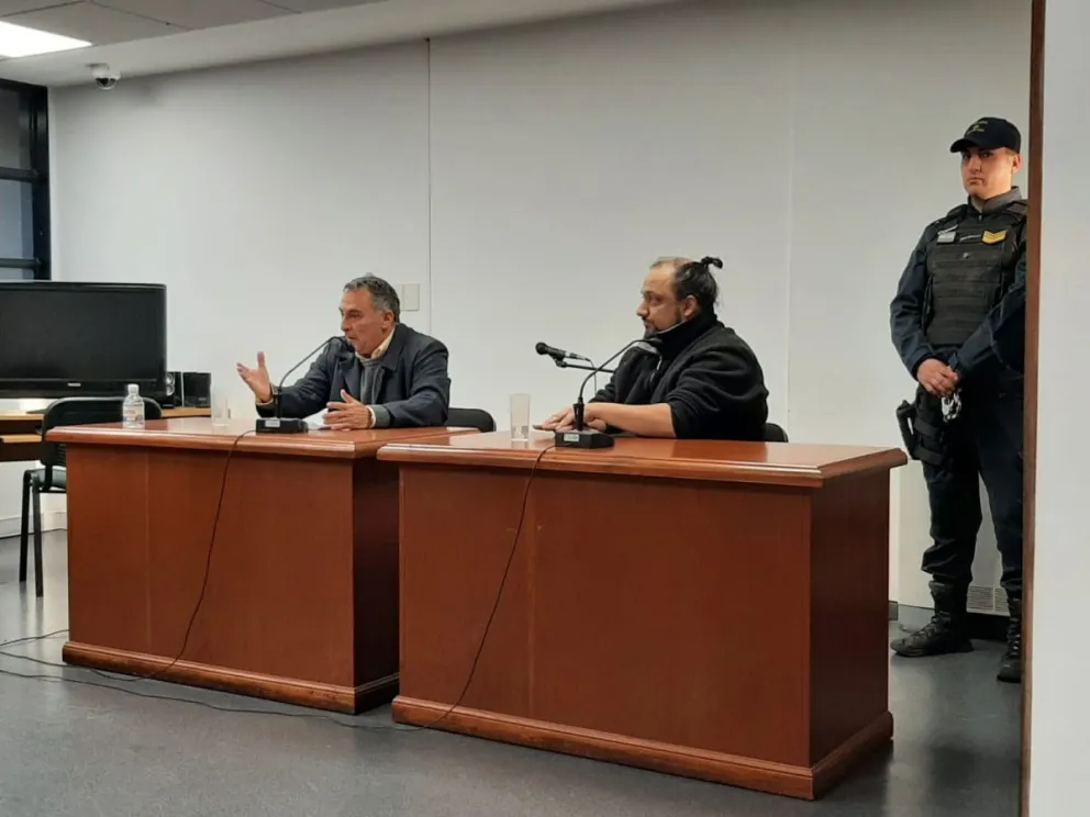 Imputaron a un trabajador del Centro Cultural por acosar a una menor desde hace dos años y por tener un arsenal 