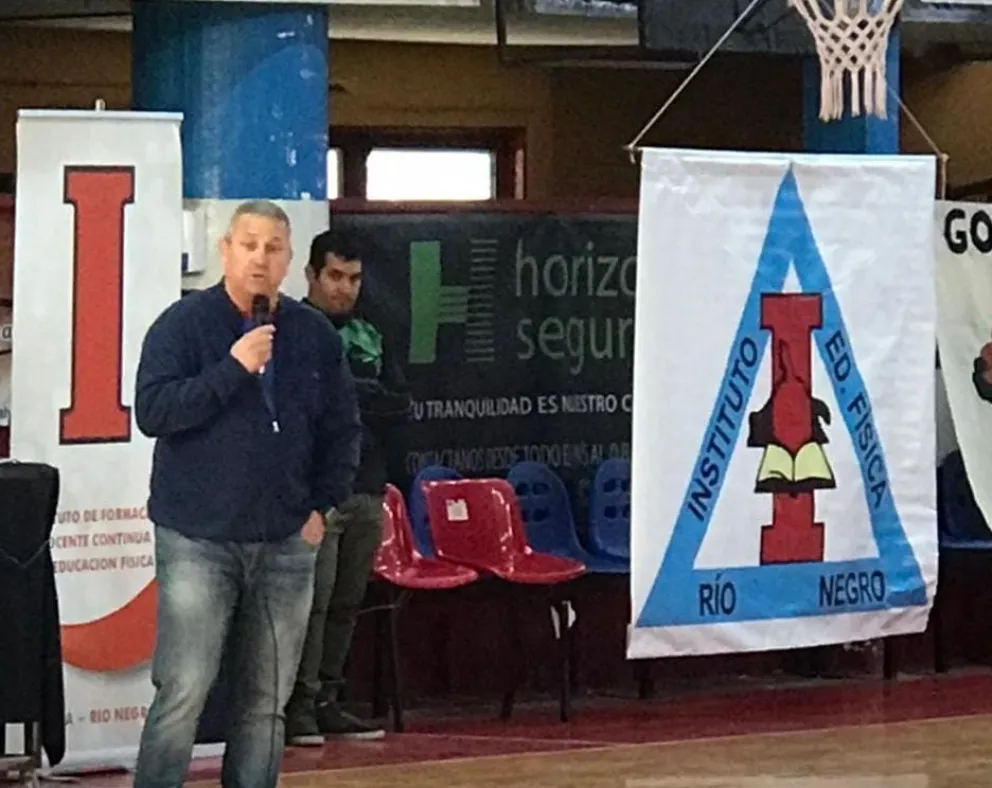 Rubén Quiroga se refirió al presente y al futuro de los estudiantes del Instituto de Educación Física