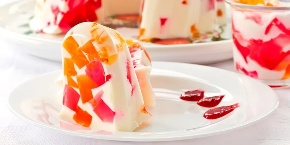 Gelatina de mosaico: Un postre refrescante y divertido para disfrutar en familia