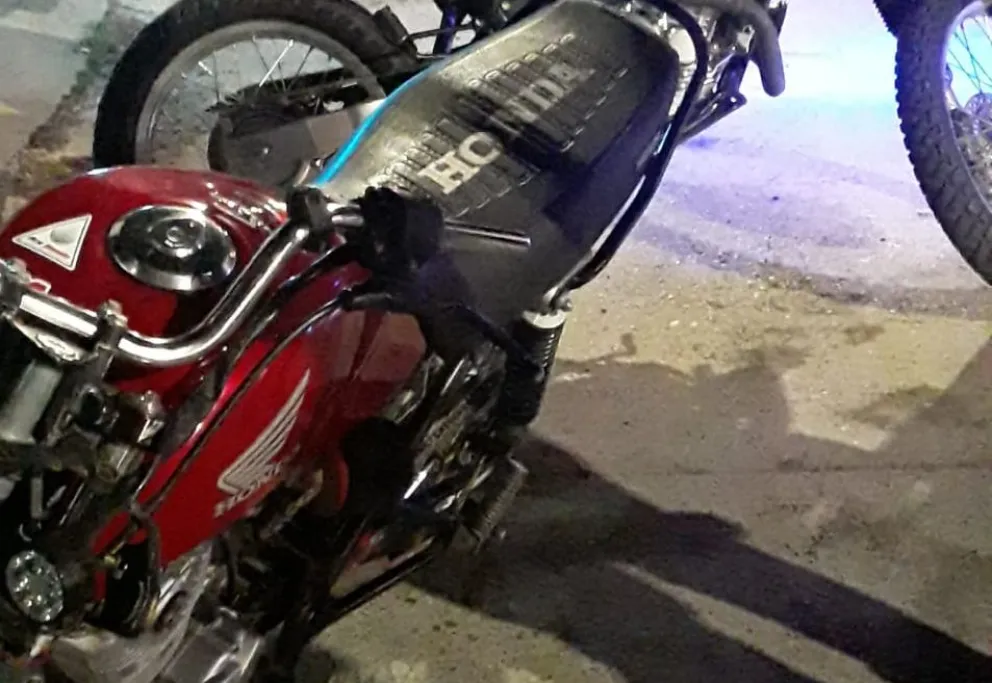 Un motociclista circulaba flojo de papeles y el rodado fue a parar al corralón con otros secuestros
