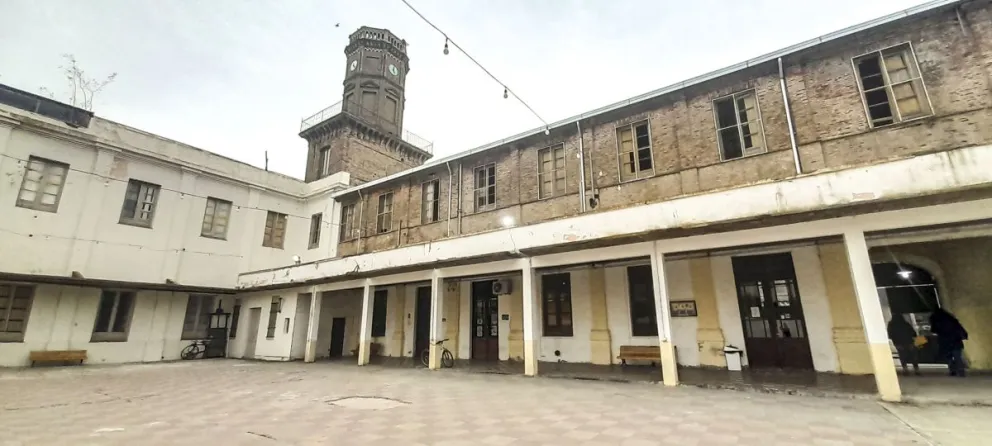 El edificio salesiano fue una de las pocas construcciones que soportaron la catástrofe.