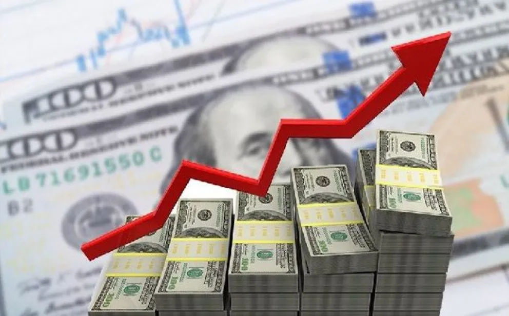 Imparable: el dólar blue se dispara y profundiza la brecha cambiaria  