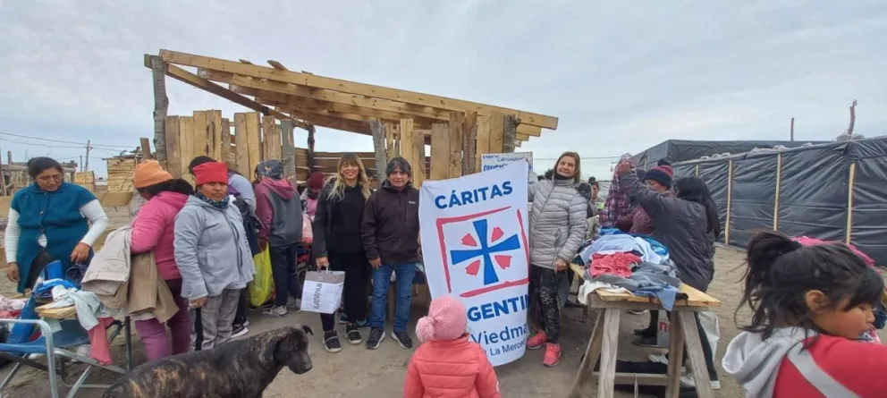 Cáritas Viedma trasladó la solidaridad de mucha gente a los barrios populares 