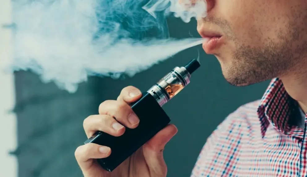 Vicios: alertan sobre los efectos nocivos del cigarrillo electrónico