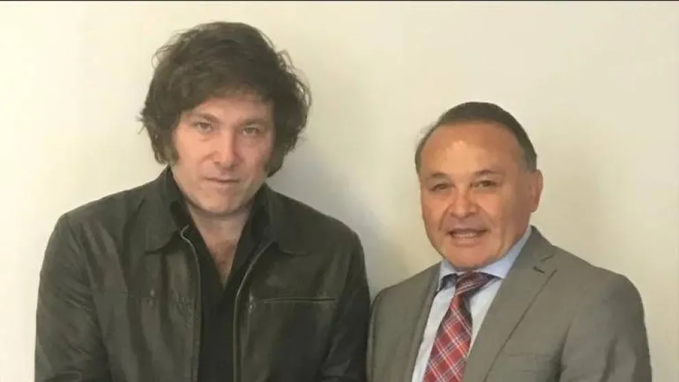"Me hace acordar a Menem": habló Ariel Rivero, el primer dirigente rionegrino que se subió a la "Mileineta"