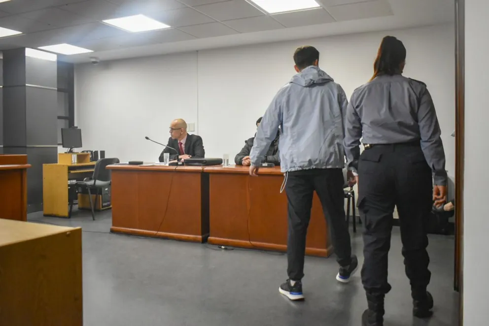 Yustin y Christian Huinca fueron citados por la Justicia por el crimen de Jonathan Caracciolo