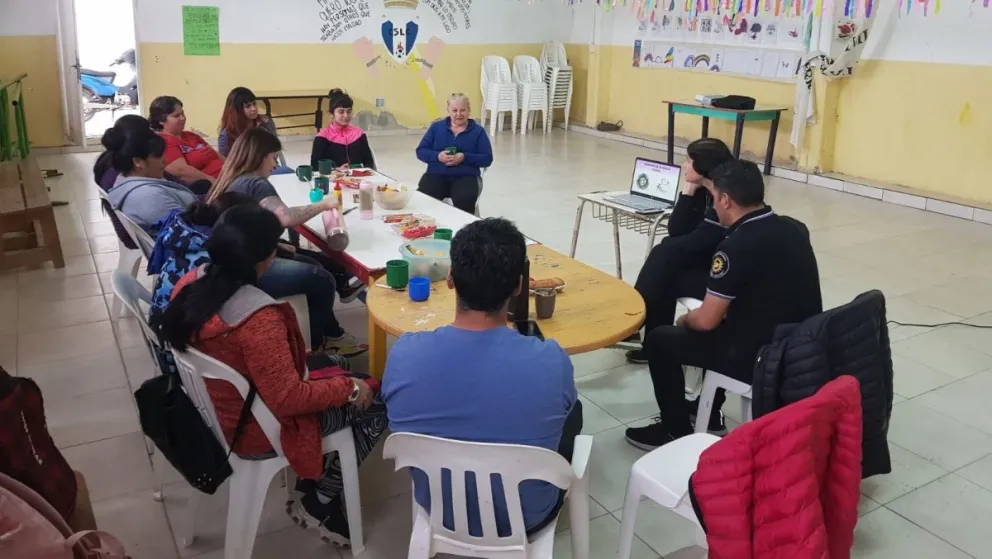 Brindaron un taller para el uso responsable y seguro de las tecnologías en infancias y adolescencias