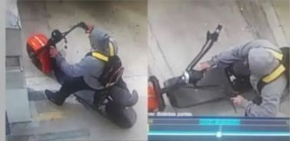 Robaron una moto eléctrica que estaba adentro de una oficina pública