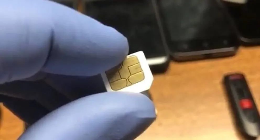 Se tragó el chip del celular mientras era detenido tras estar prófugo de la Justicia
