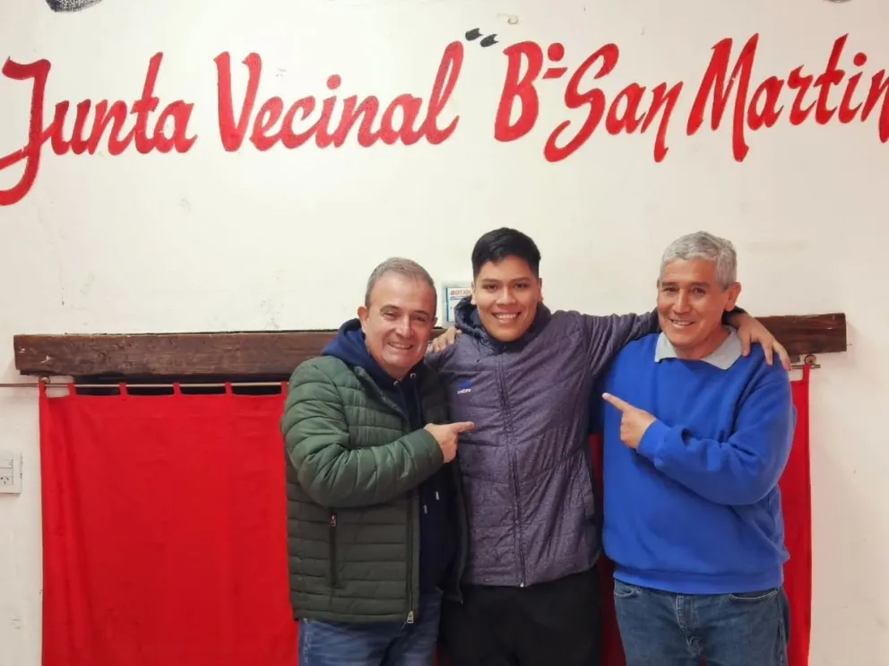 Pesatti felicitó a Calquin Curugual, presidente electo de la junta vecinal del barrio San Martín