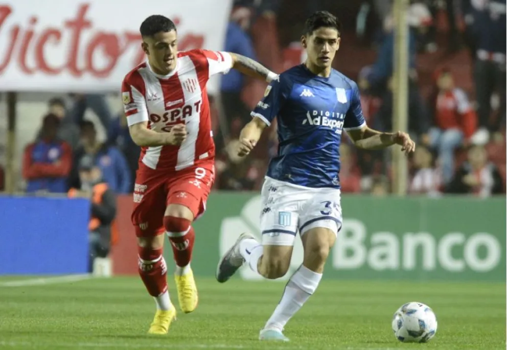 Unión y Racing empataron en el debut de Almendra y Quintero