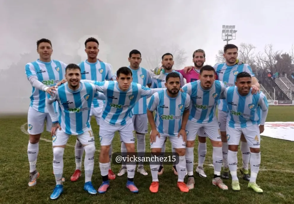 Los tapó el agua: Cipolletti y Sol de Mayo no se sacaron ventaja en un partido muy difícil de jugar